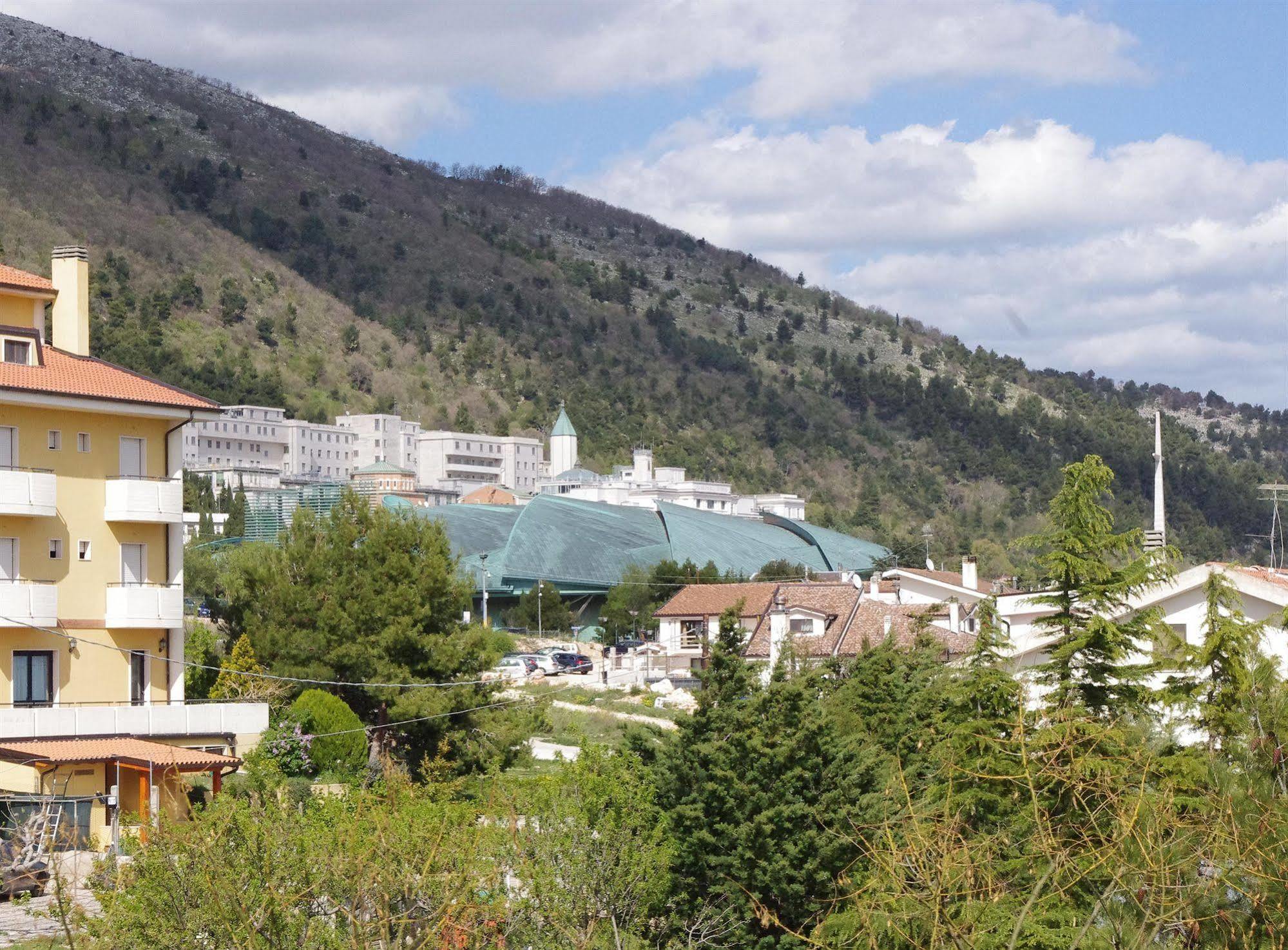 Hotel E Appartamenti La Solaria Σαν Τζιοβάνι Ροτόντο Εξωτερικό φωτογραφία