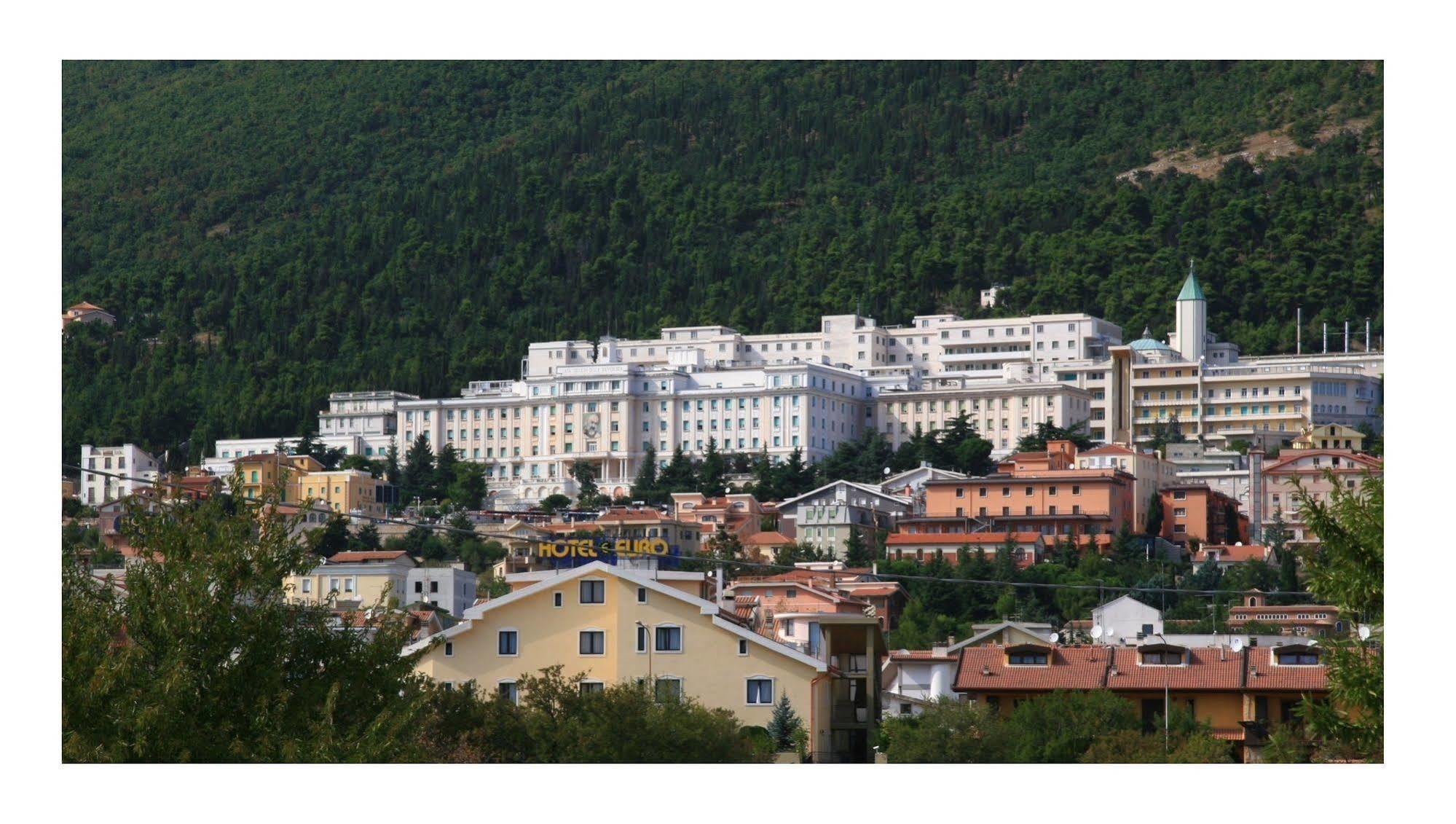 Hotel E Appartamenti La Solaria Σαν Τζιοβάνι Ροτόντο Εξωτερικό φωτογραφία