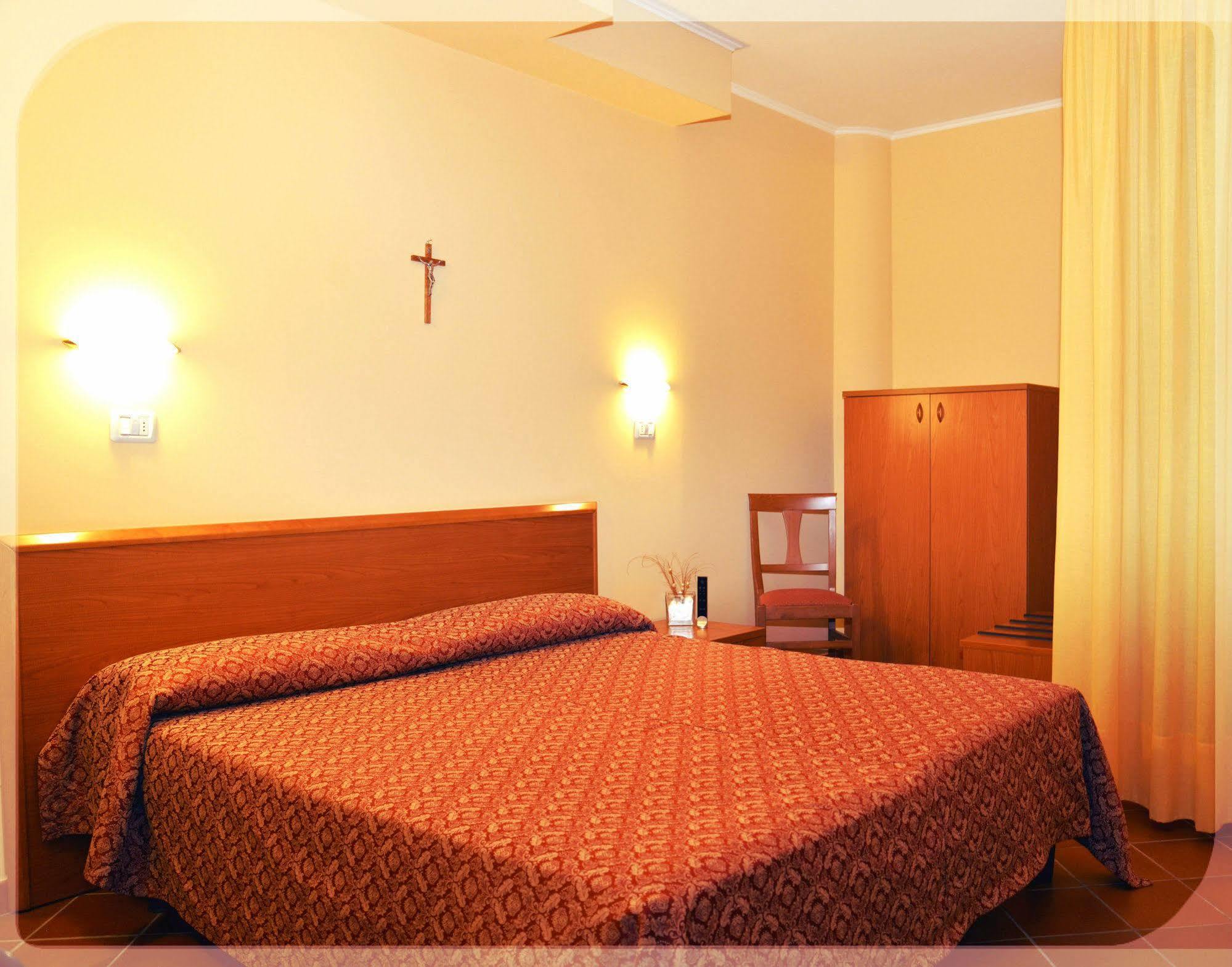 Hotel E Appartamenti La Solaria Σαν Τζιοβάνι Ροτόντο Εξωτερικό φωτογραφία