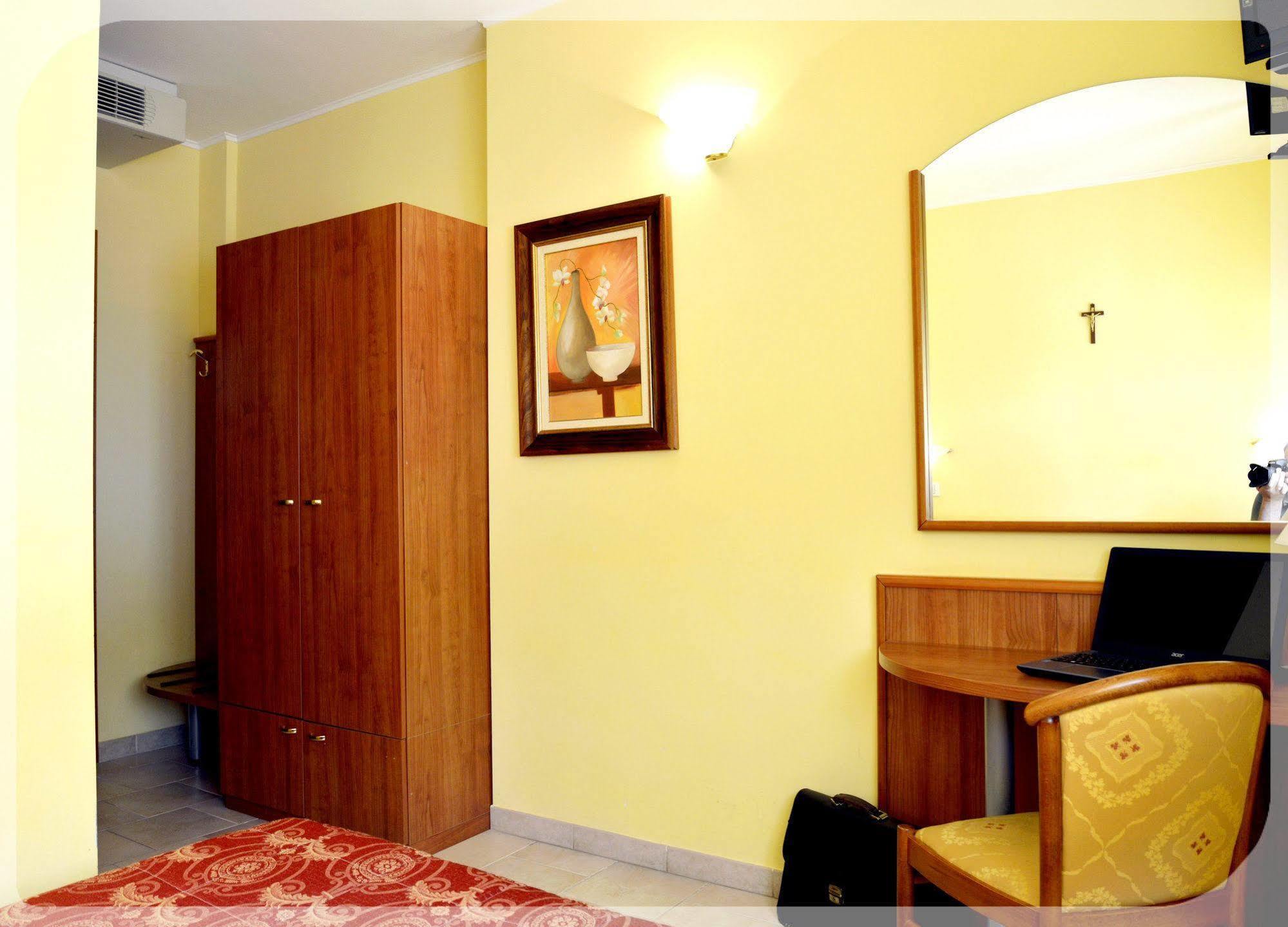 Hotel E Appartamenti La Solaria Σαν Τζιοβάνι Ροτόντο Εξωτερικό φωτογραφία