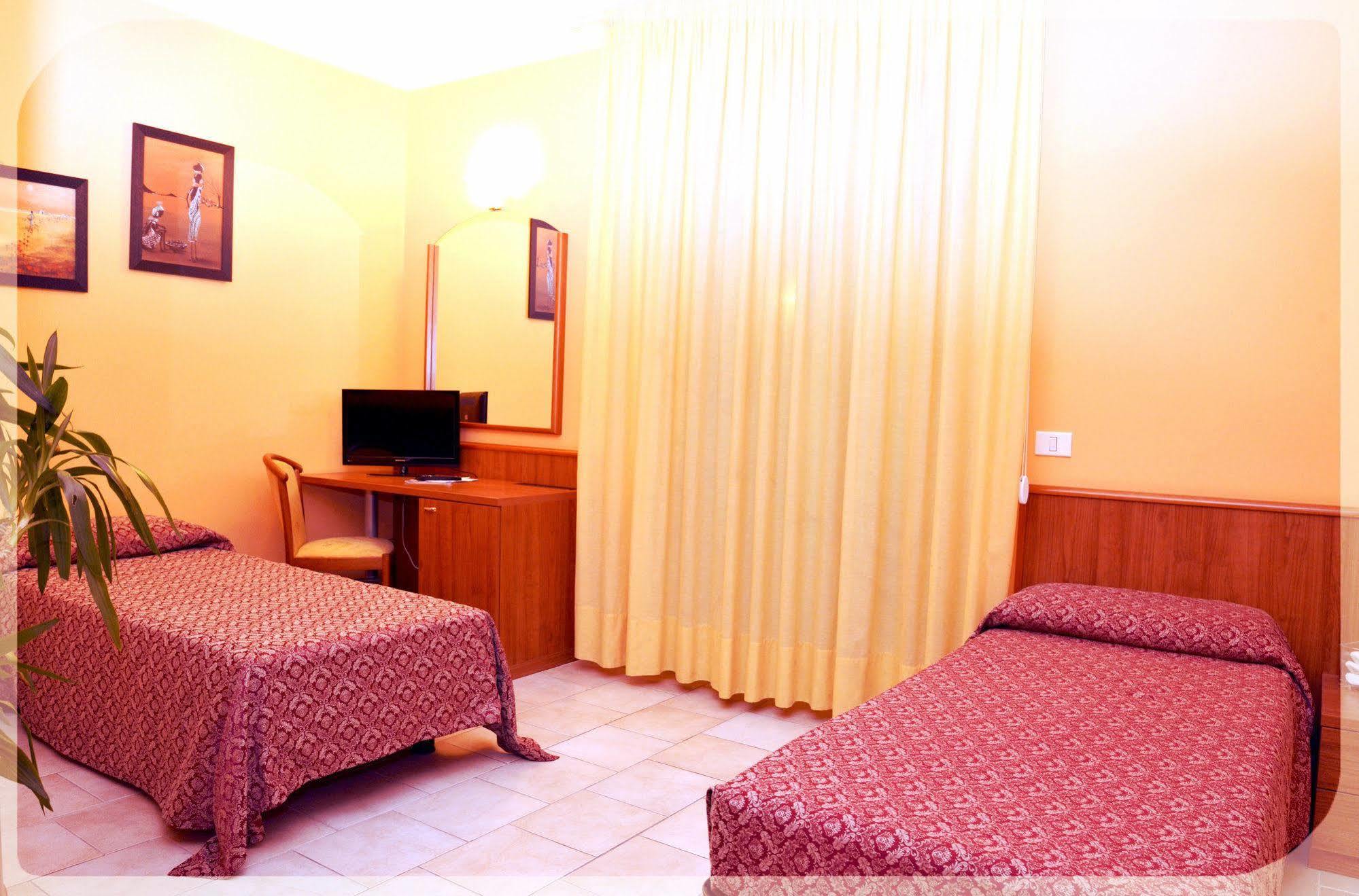 Hotel E Appartamenti La Solaria Σαν Τζιοβάνι Ροτόντο Εξωτερικό φωτογραφία